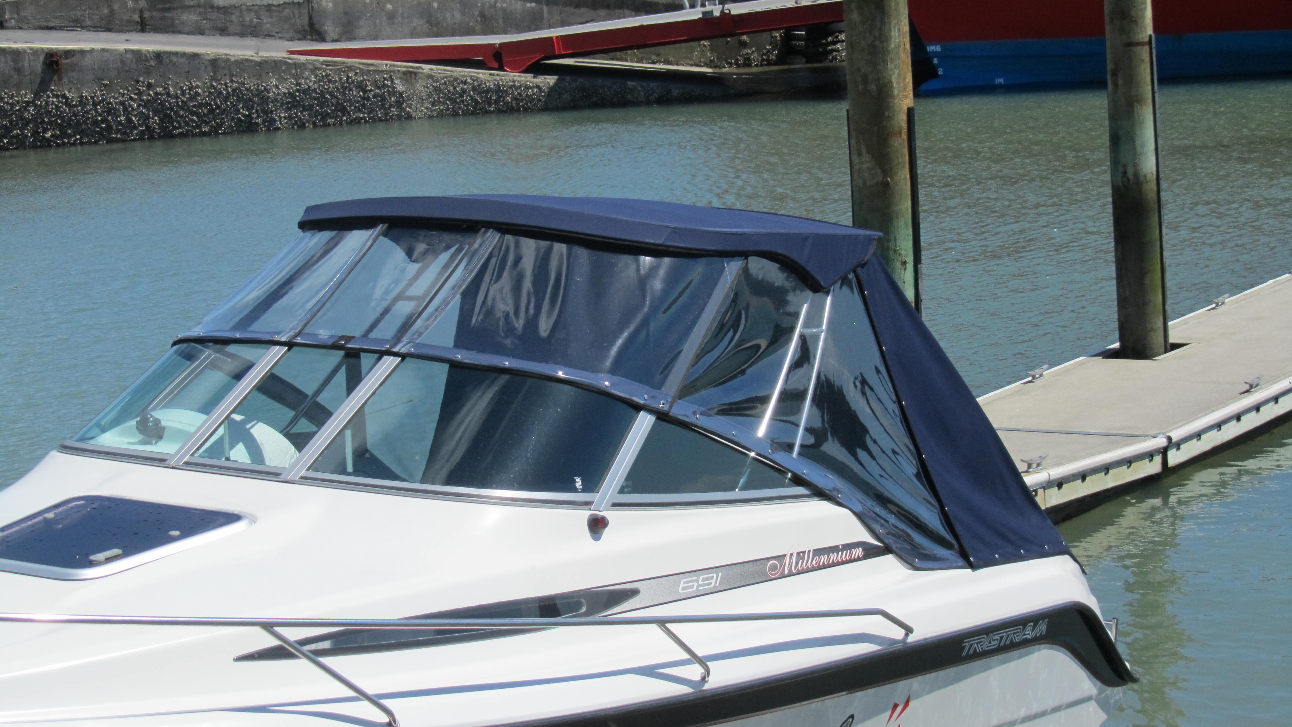 new zealand marine canvas on a fibreglass boat